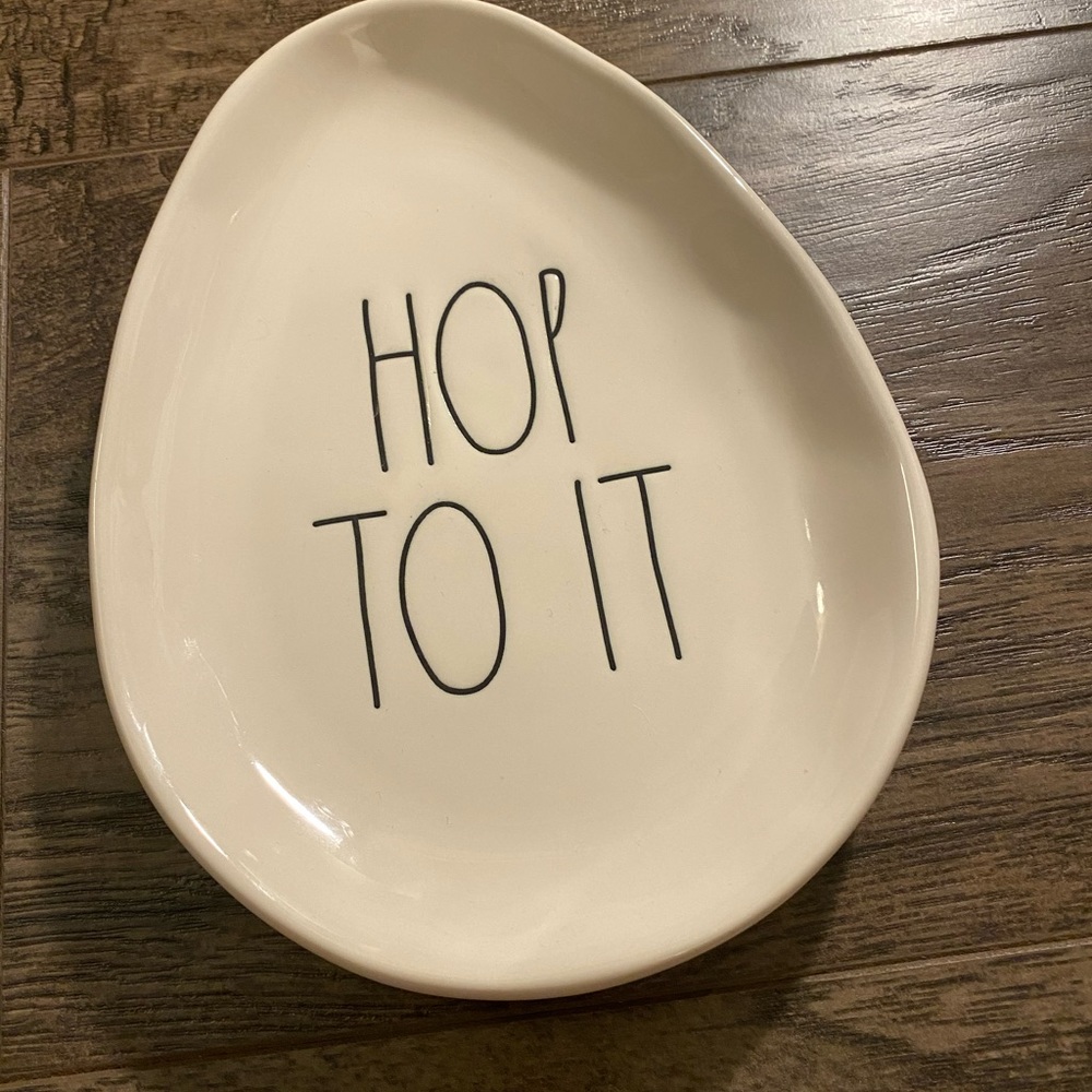 Rae Dunn Easter accent dish